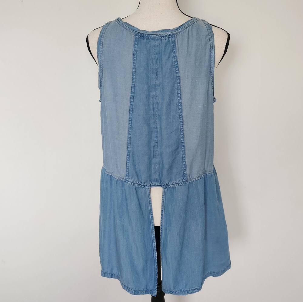 Chelsea & Theodore Two Tone Lightweight Soft Flowy Chambray Tank Split Back M